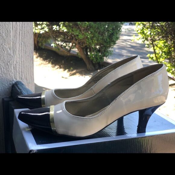 Karen Scott Women’s Heels Sz 7 - Picture 1 of 8